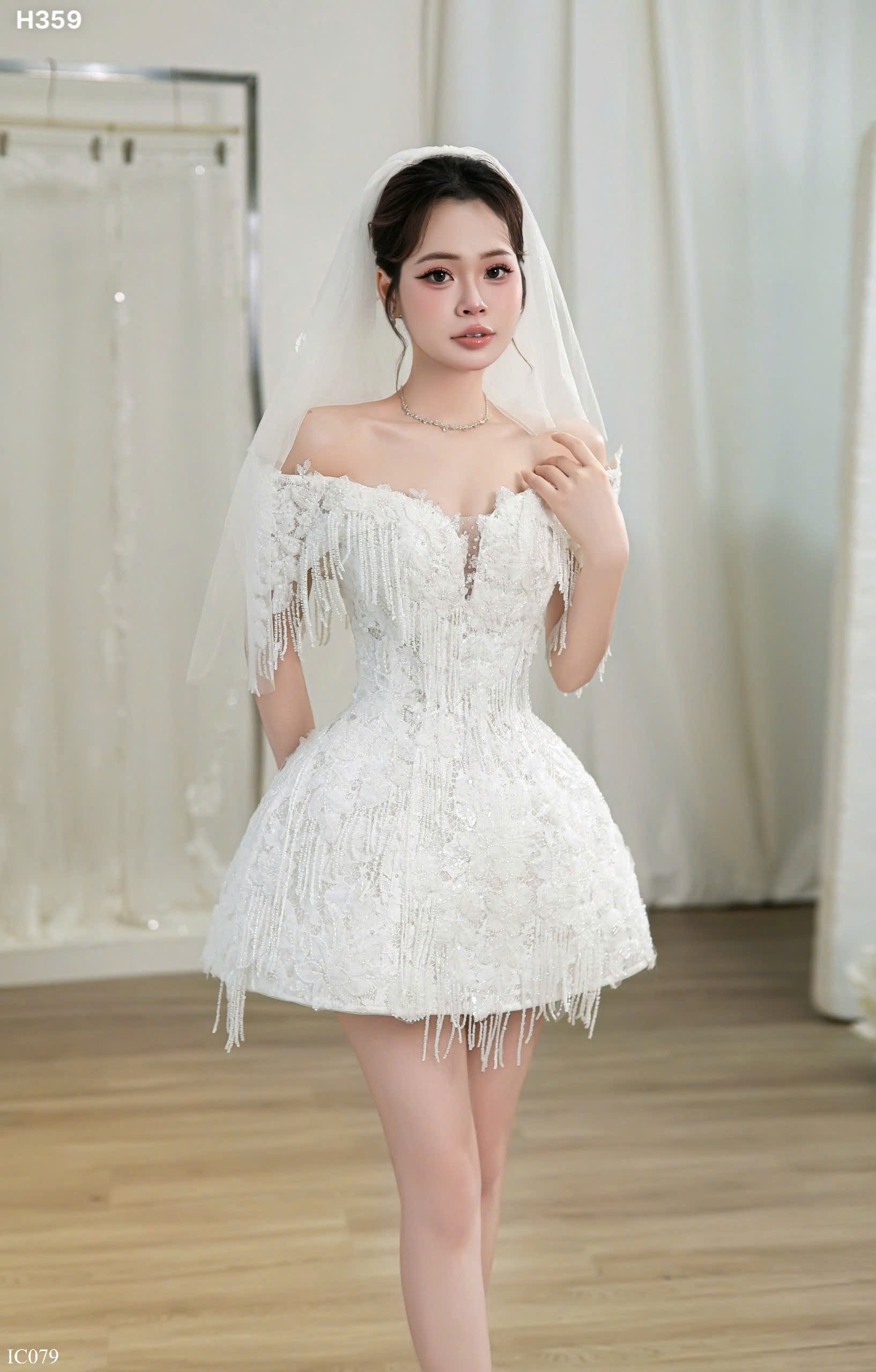 Váy ngắn kim sa form thân liền 3