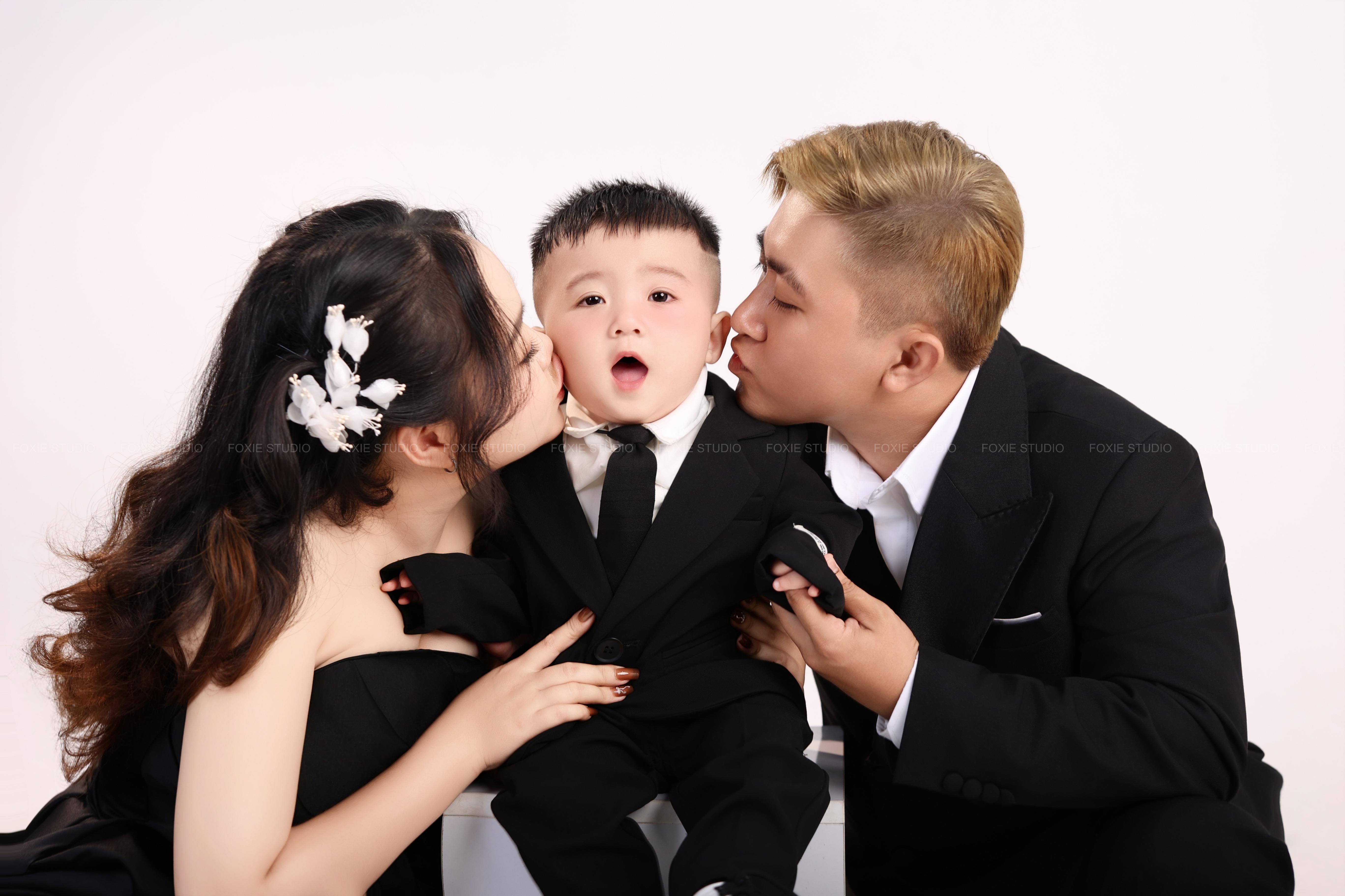 Bé Tiger & Gia Đình