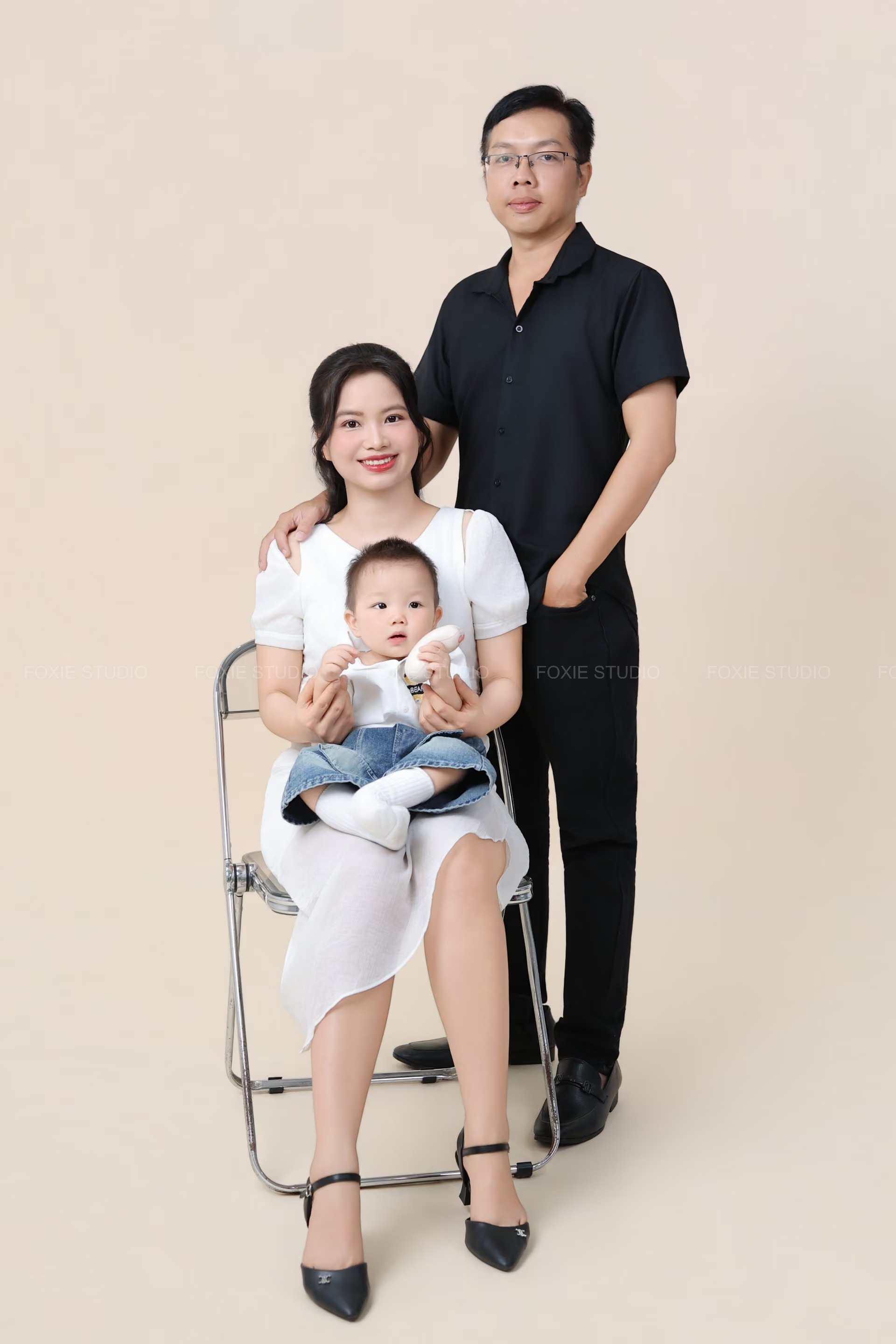 Bé Oku & Gia đình