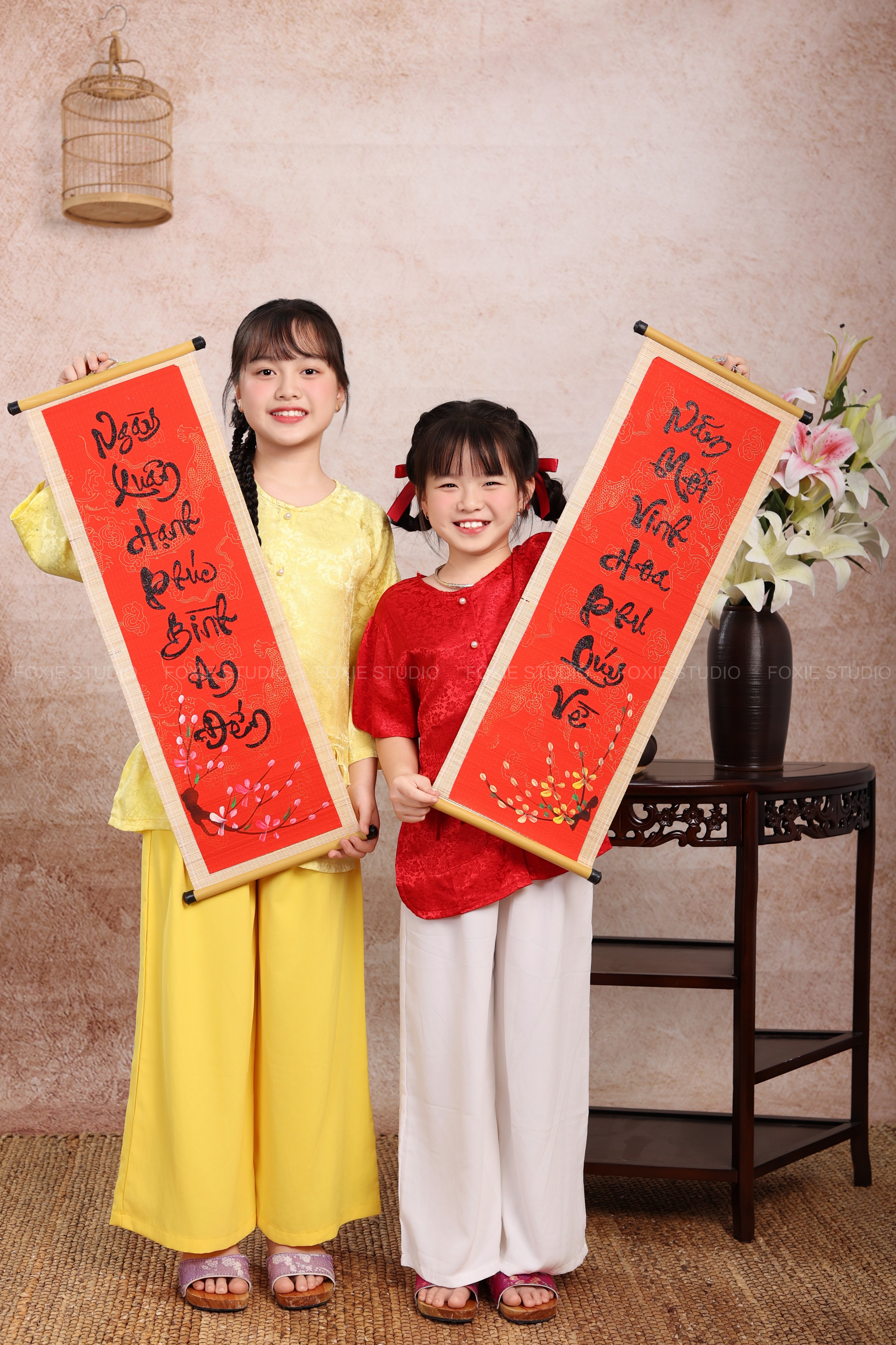 Bé & Chị