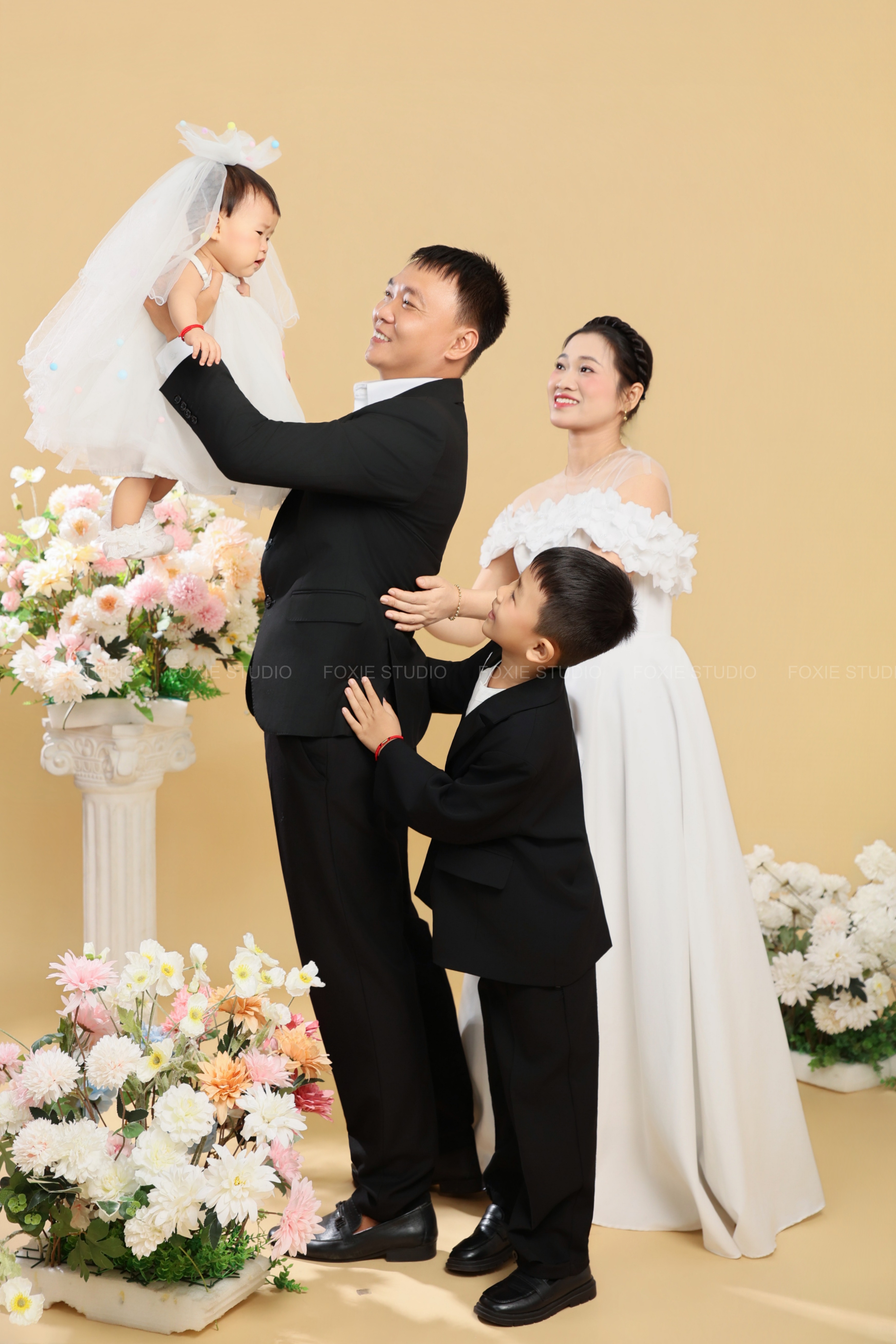Bé Ngọc & Gia Đình