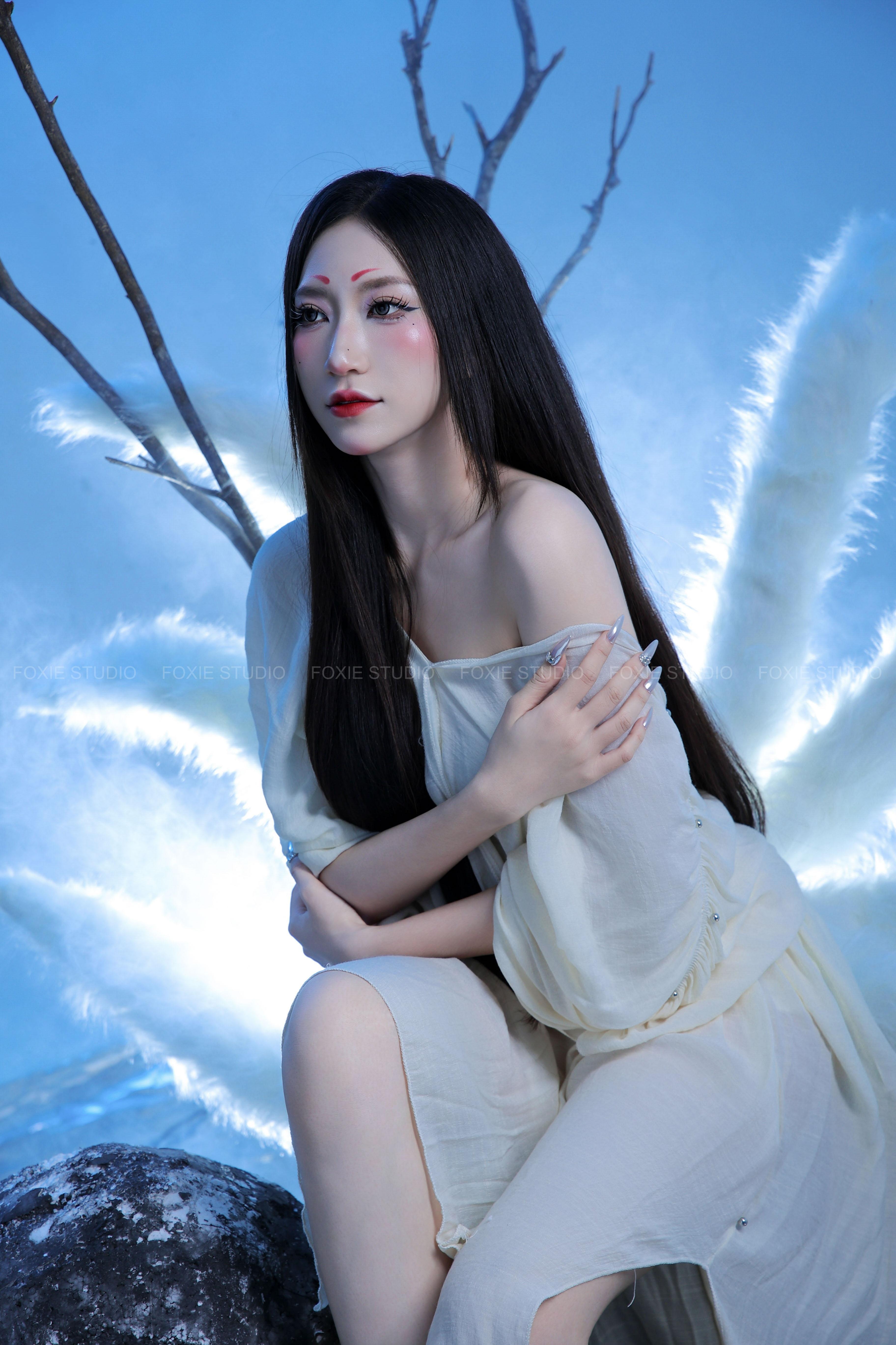 Huỳnh Như - CONCEPT